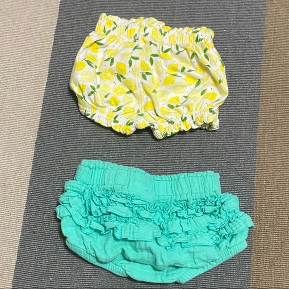 Two summertime bloomers/ diaper covers size 0-3mo . - Picture 2 of 2